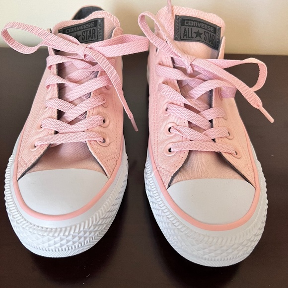 Converse low top new w/o box - Picture 1 of 5